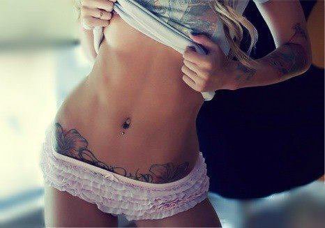 tatouage noeud bas du ventre