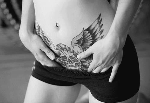 tatouage noeud bas du ventre