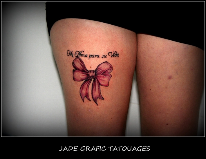 tatouage noeud couleur