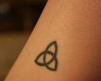 tatouage noeud de la trinité