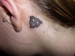 tatouage noeud de la trinité