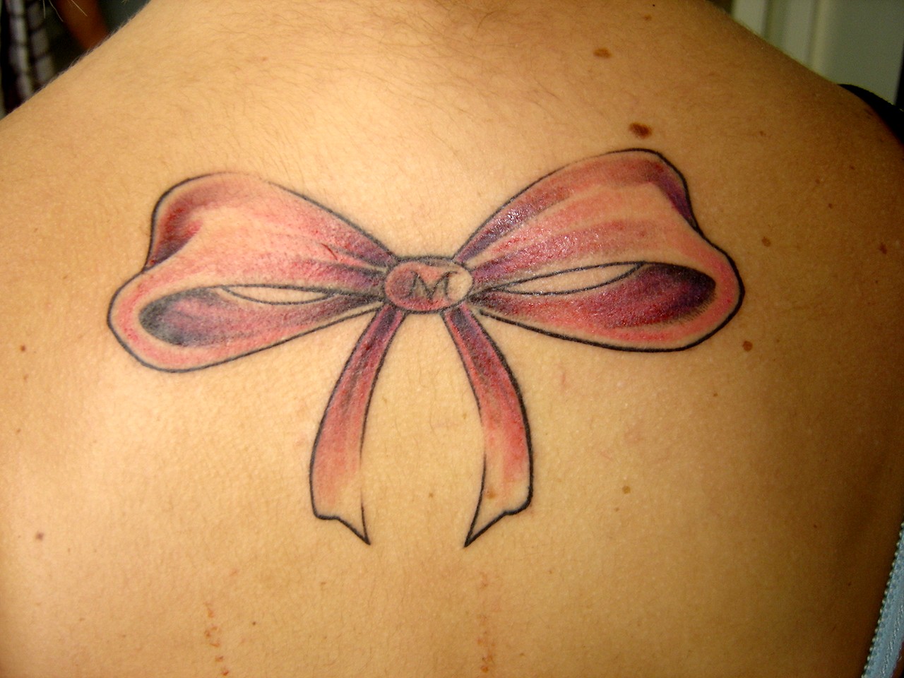 tatouage noeud de papillon