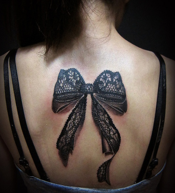 tatouage noeud dos