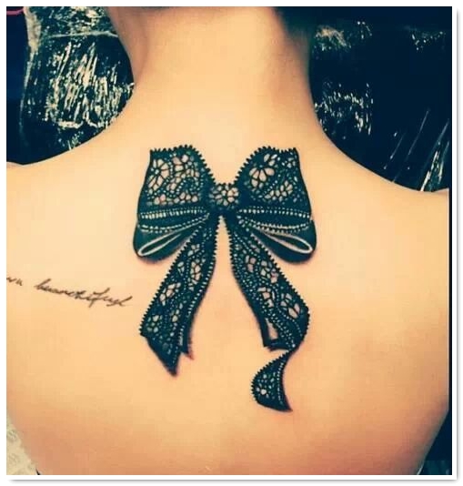 tatouage noeud en dentelle