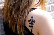 tatouage noeud épaule