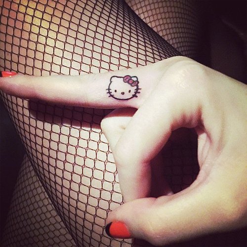 tatouage noeud hello kitty