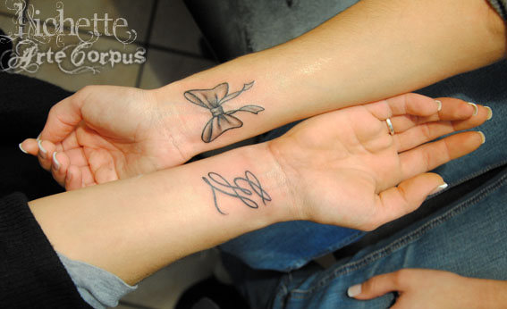 tatouage noeud initiales