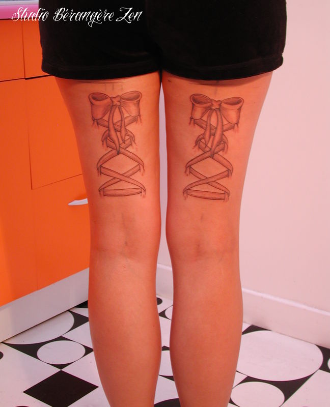 Tatouage noeud lacet