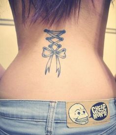 tatouage noeud lacet