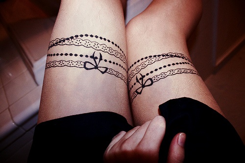 tatouage noeud lacet
