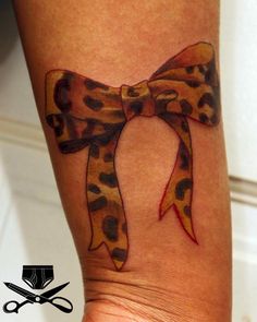 tatouage noeud leopard
