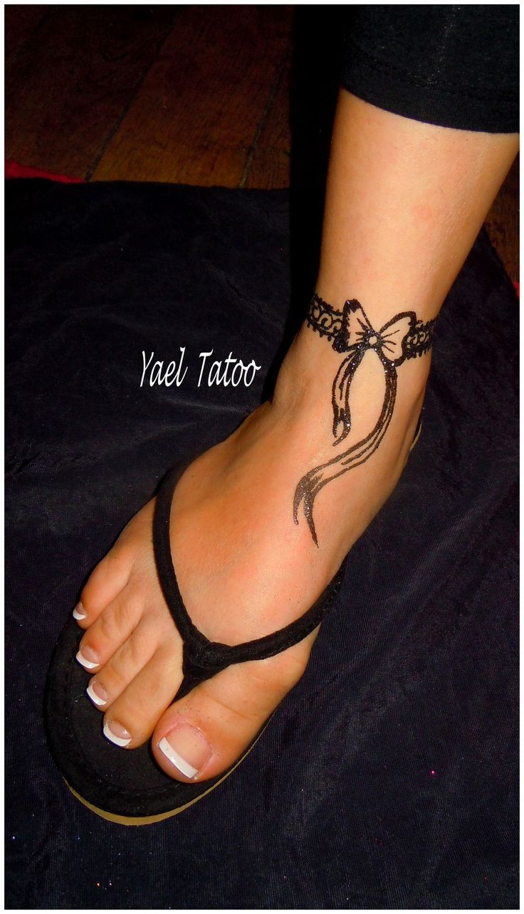 tatouage noeud papillon cheville