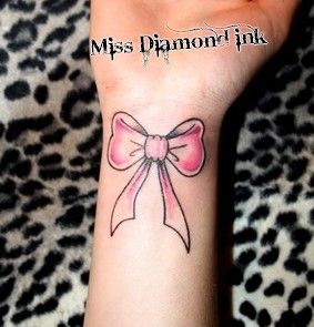 tatouage noeud ruban pied