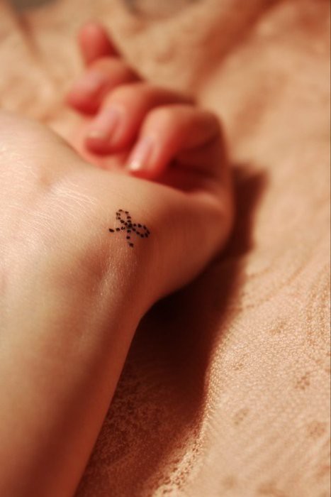 tatouage noeud simple