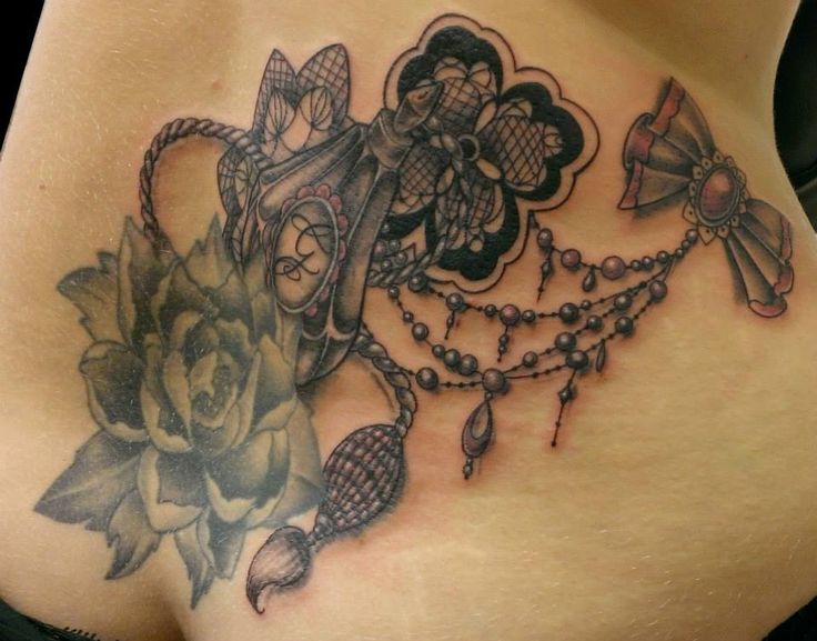 tatouage noeud vintage
