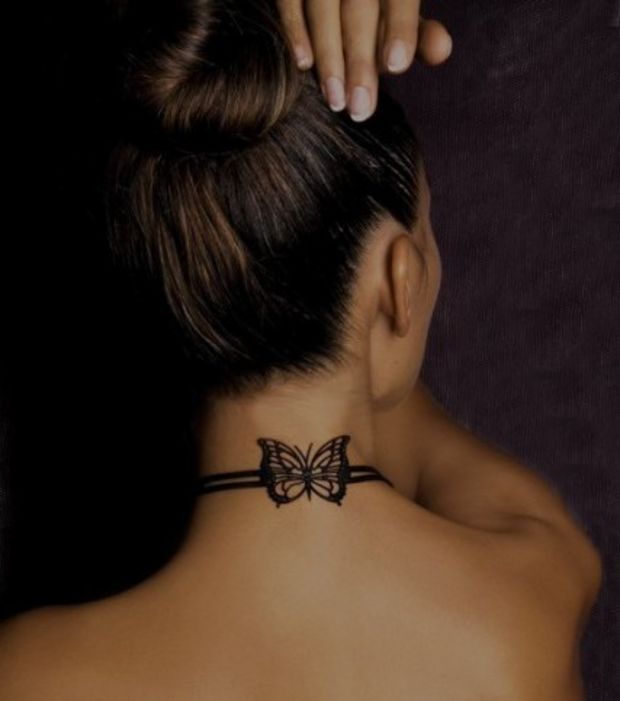 tatouage nuque femme noeud
