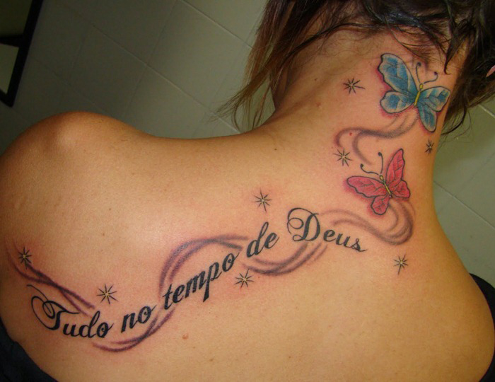 tatouage nuque femme papillon