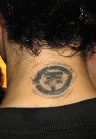 tatouage nuque pour homme