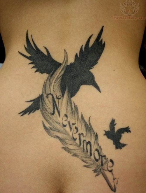tatouage oiseau bas du dos
