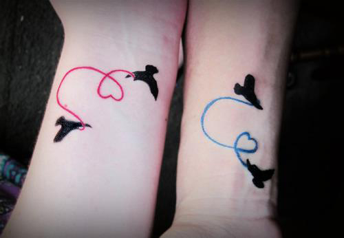 tatouage oiseau coeur