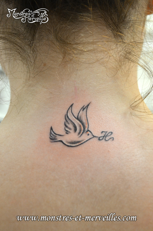 tatouage oiseau colombe