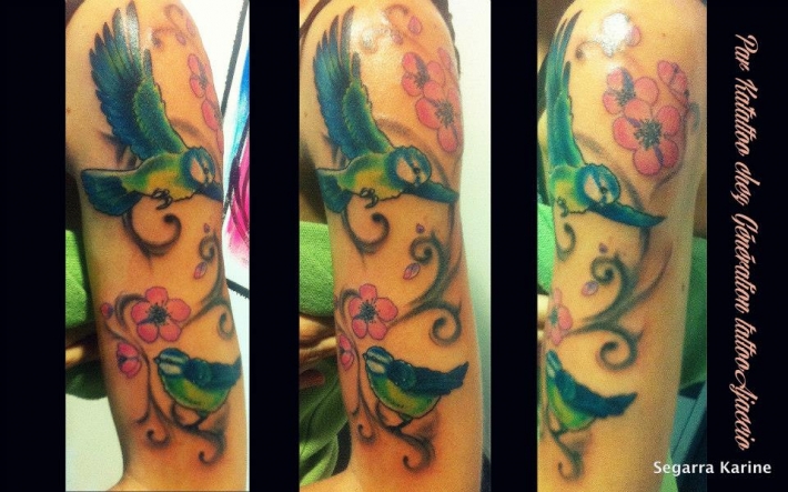 tatouage oiseau en couleur