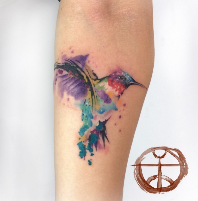 tatouage oiseau en couleur