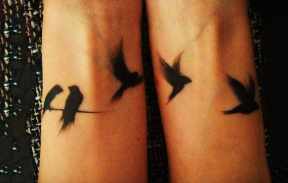 tatouage oiseau hommage