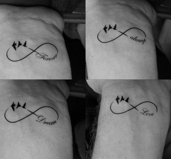 tatouage oiseau infini