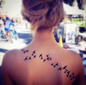 tatouage oiseau liberté