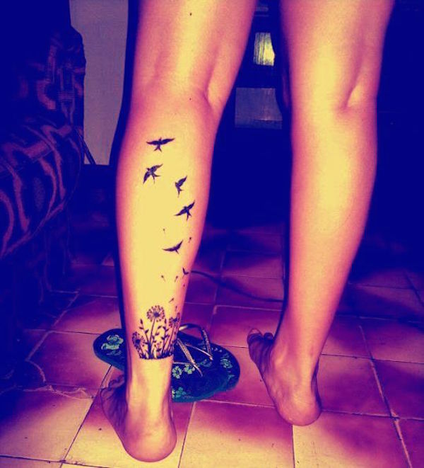 tatouage oiseau mollet