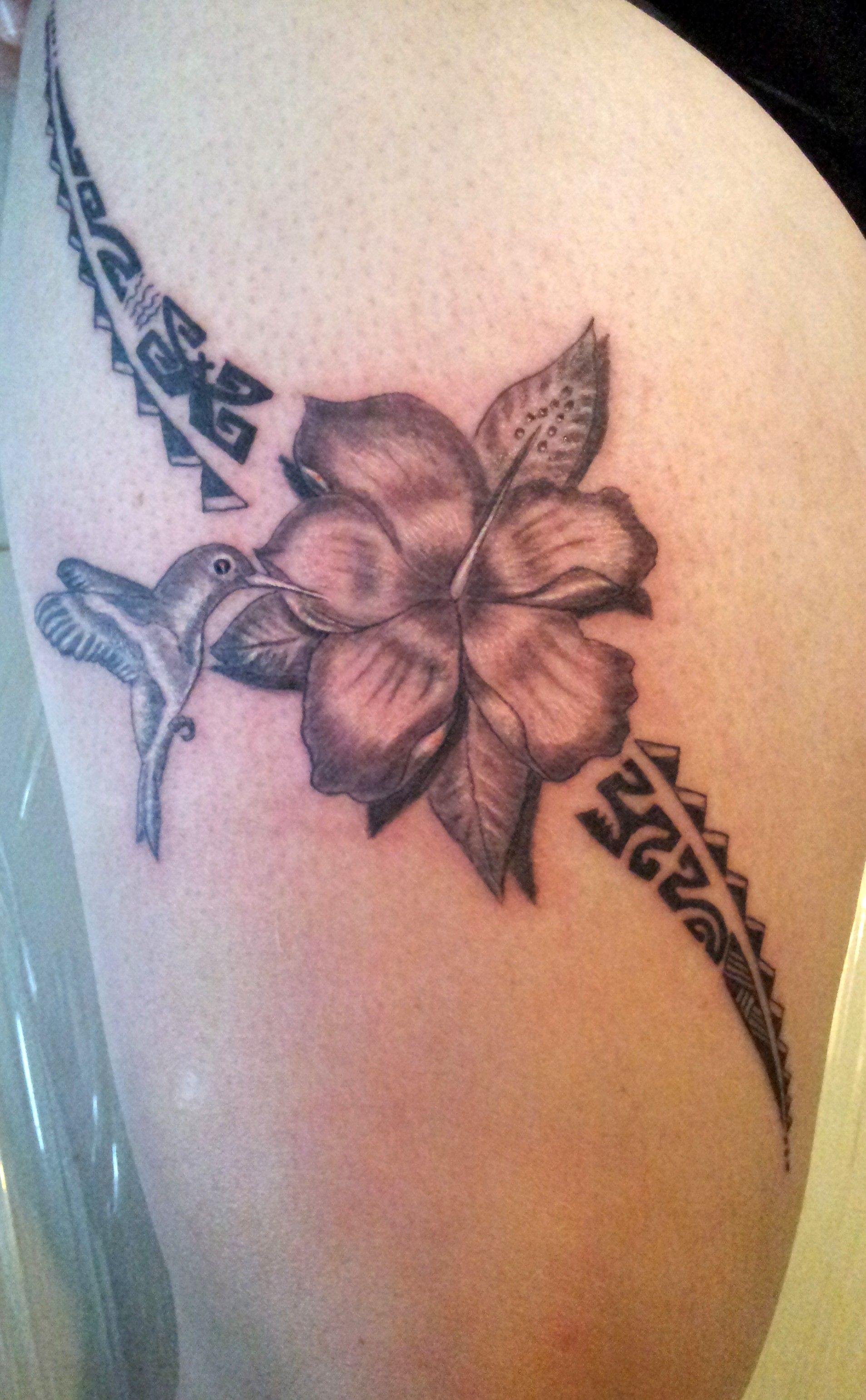 tatouage oiseau mouche