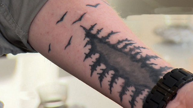 tatouage oiseau raté