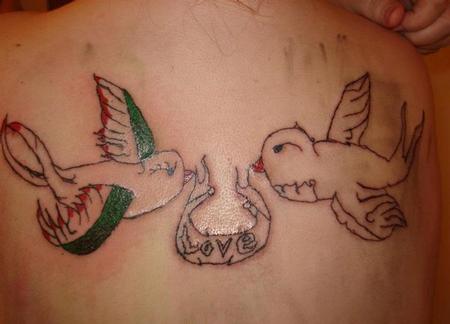 tatouage oiseau raté