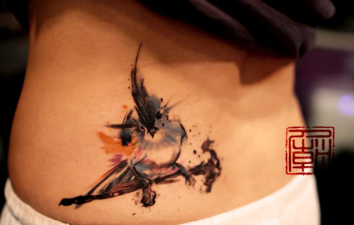 tatouage oiseau stylisé