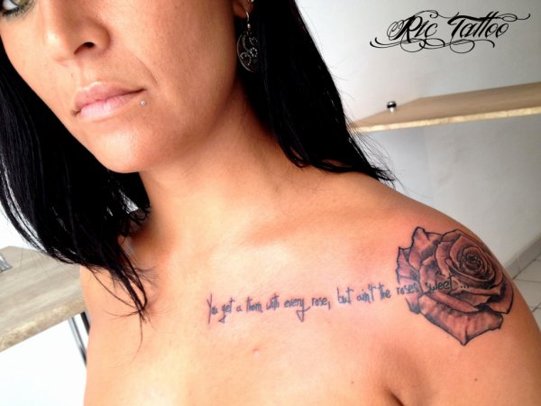 tatouage omoplate avant