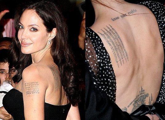 tatouage omoplate ecriture