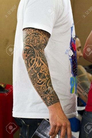 tatouage omoplate et soutien gorge