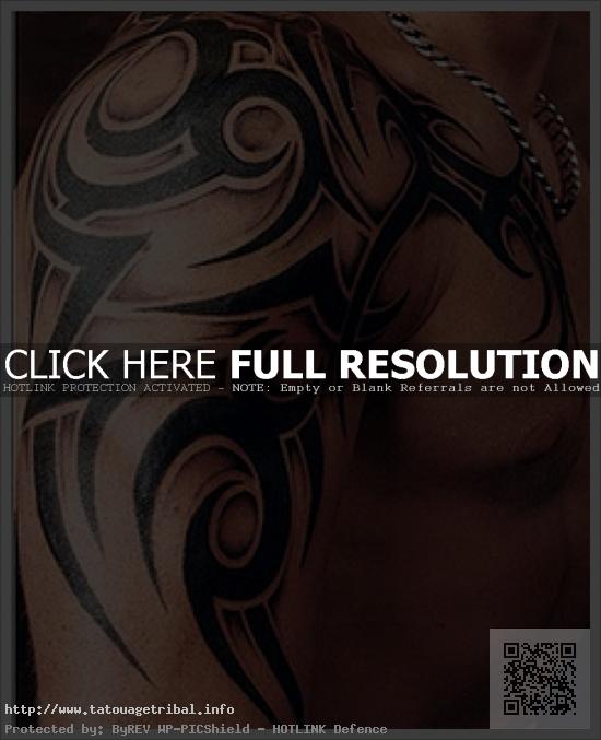 tatouage omoplate homme tribal