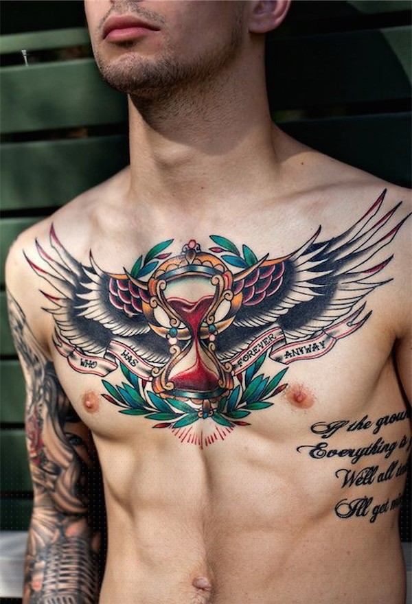 Tatouage pectoraux ailes