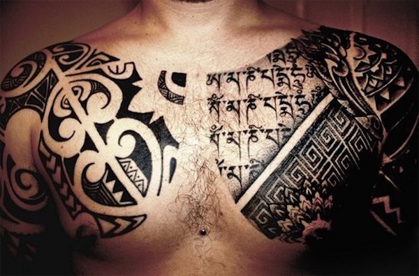 tatouage pectoraux homme