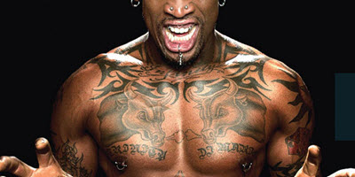 tatouage pectoraux mal