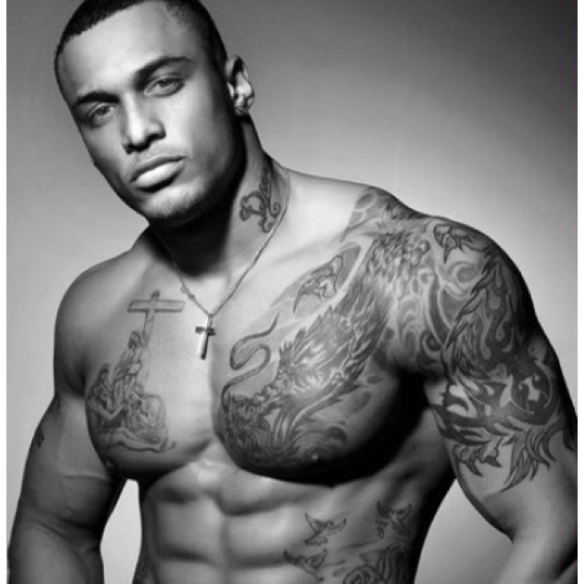 tatouage pectoraux old school