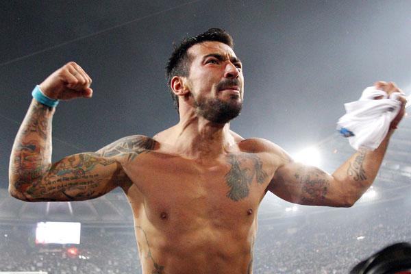 tatouage pectoraux prenom