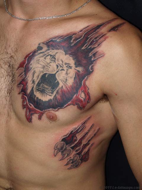 tatouage pectoraux tigre