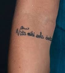 tatouage phrase amour italienne