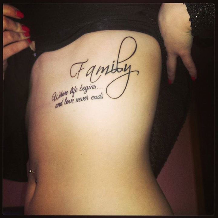 tatouage phrase anglais famille