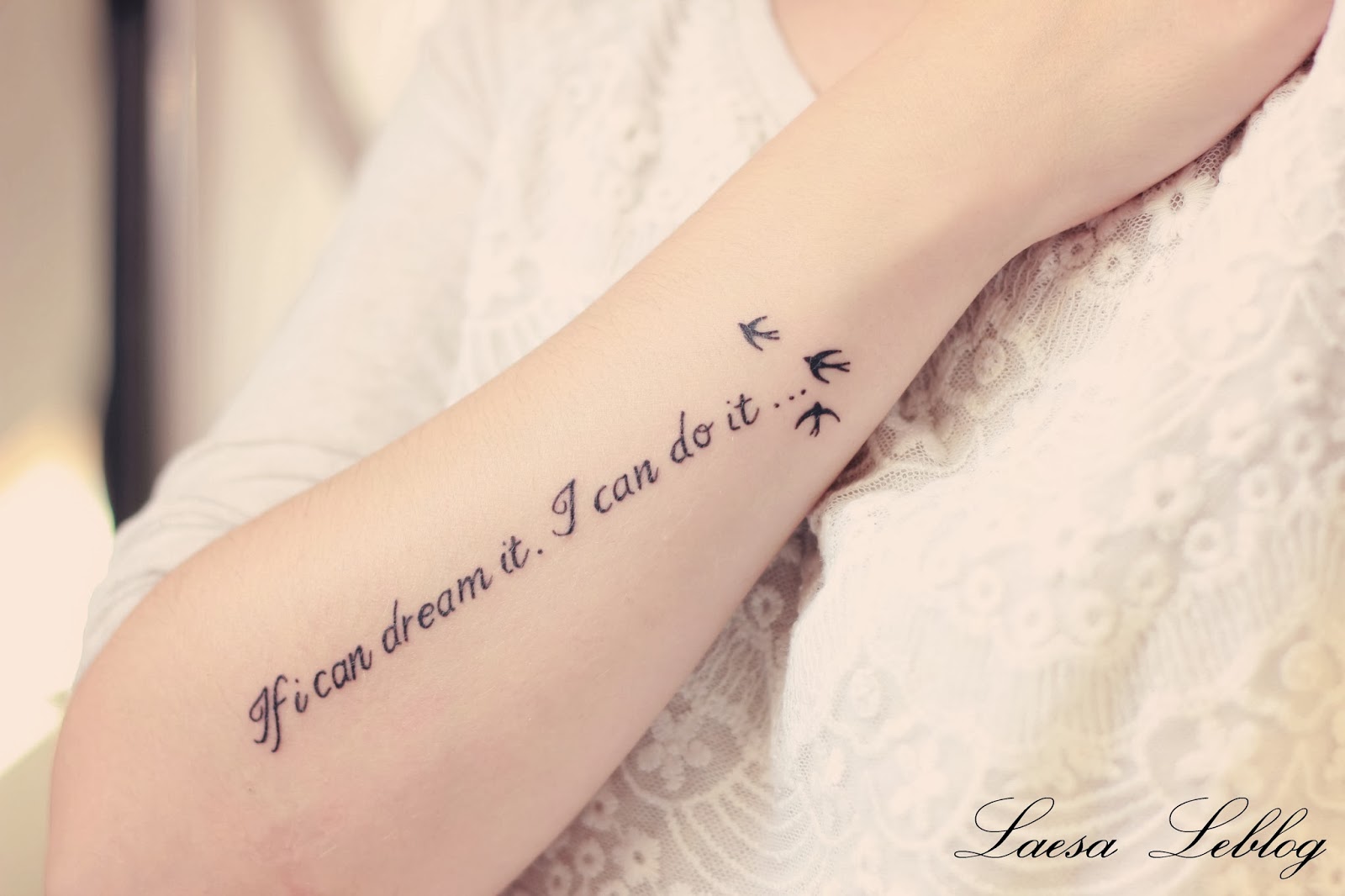 tatouage phrase anglais vie