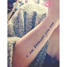tatouage phrase bras temporaire