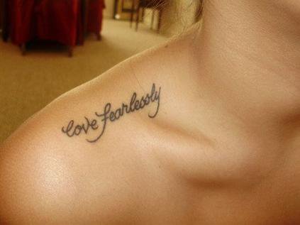tatouage phrase courte famille
